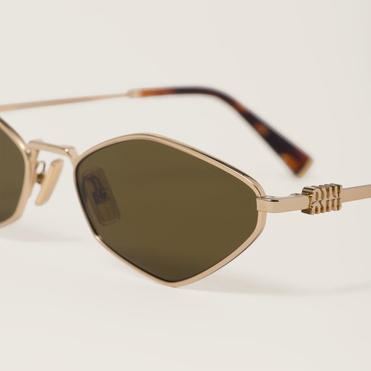 Miu Miu SMU56Z — Miu Miu Logo Güneş Gözlüğü 5